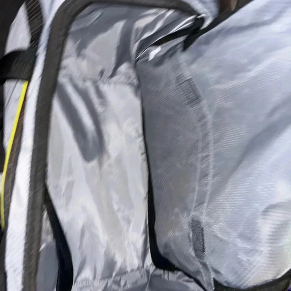 Adidas Defender Duffle NWT - Picture 5 of 8